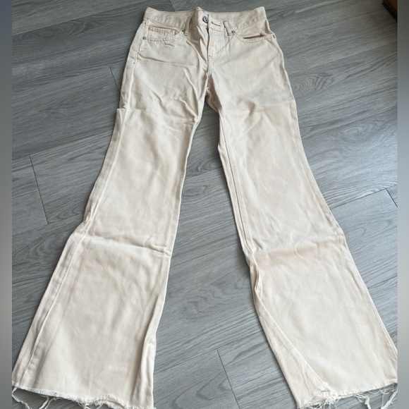 New express Mid Rise Medium Wash '70s Flare Jean. Perfect y2k look. Size 0 - Picture 1 of 7